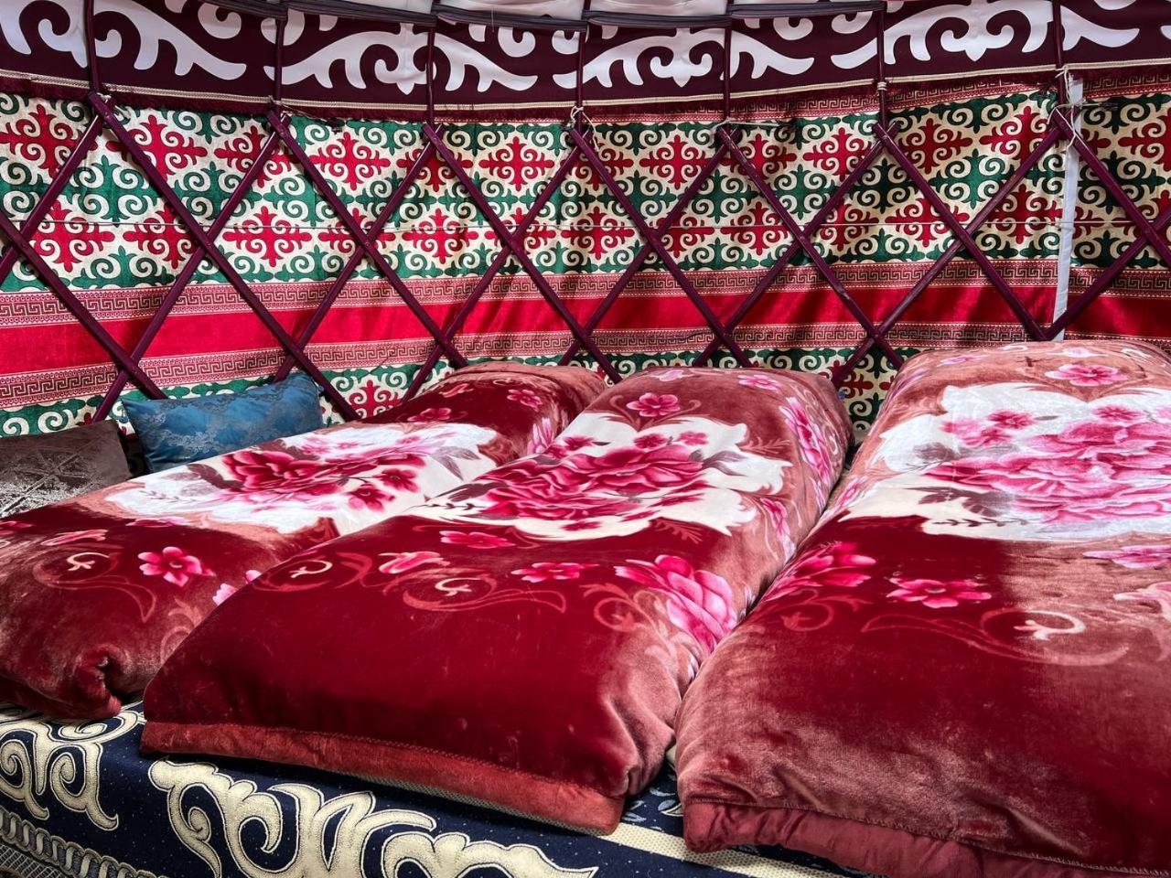Ethno Yurt Camp Arashan Mineral'nyy Istochnik Mineral'nyy Istochnik Altyn-Arasan Buitenkant foto