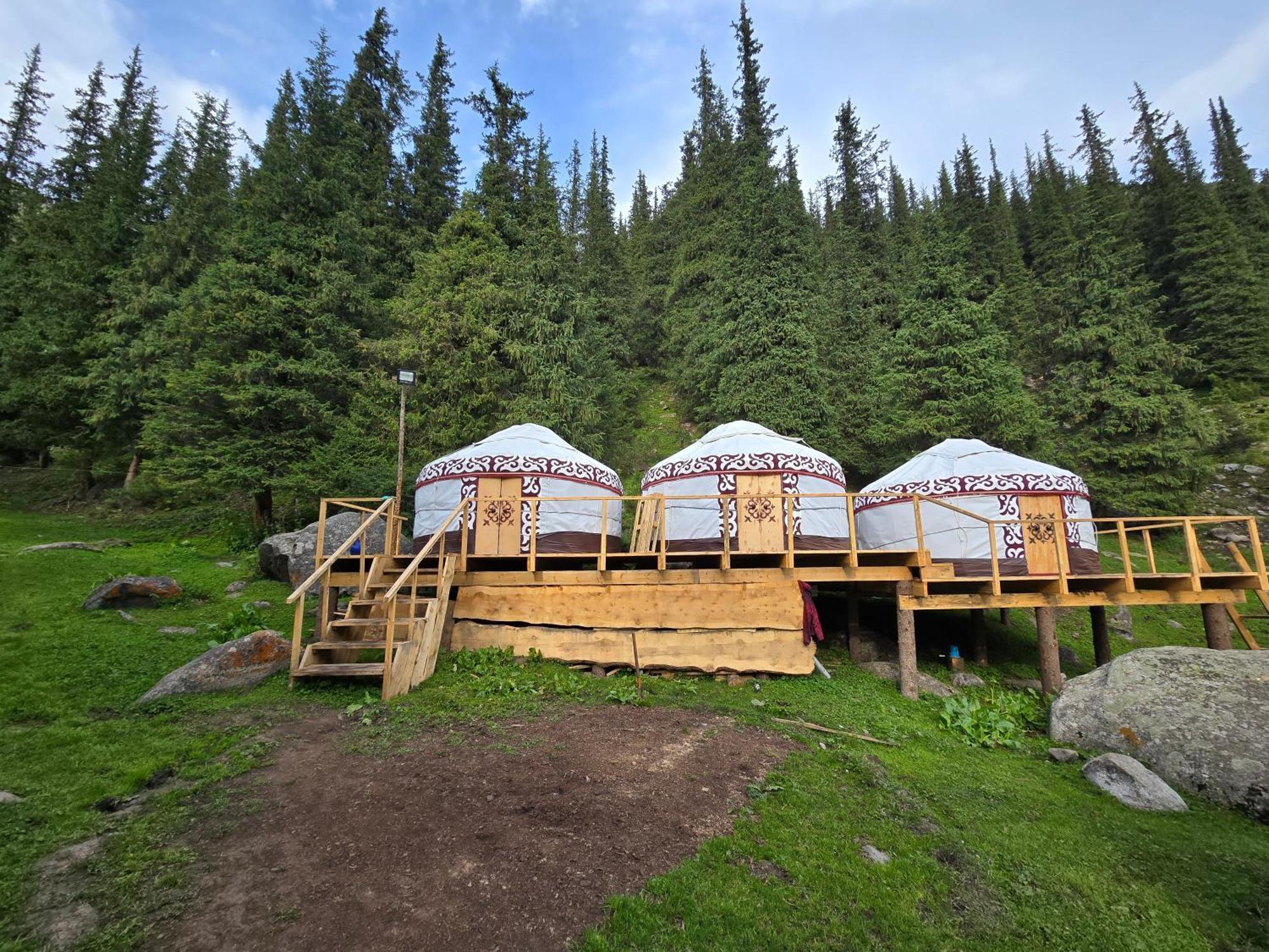 Ethno Yurt Camp Arashan Mineral'nyy Istochnik Mineral'nyy Istochnik Altyn-Arasan Buitenkant foto